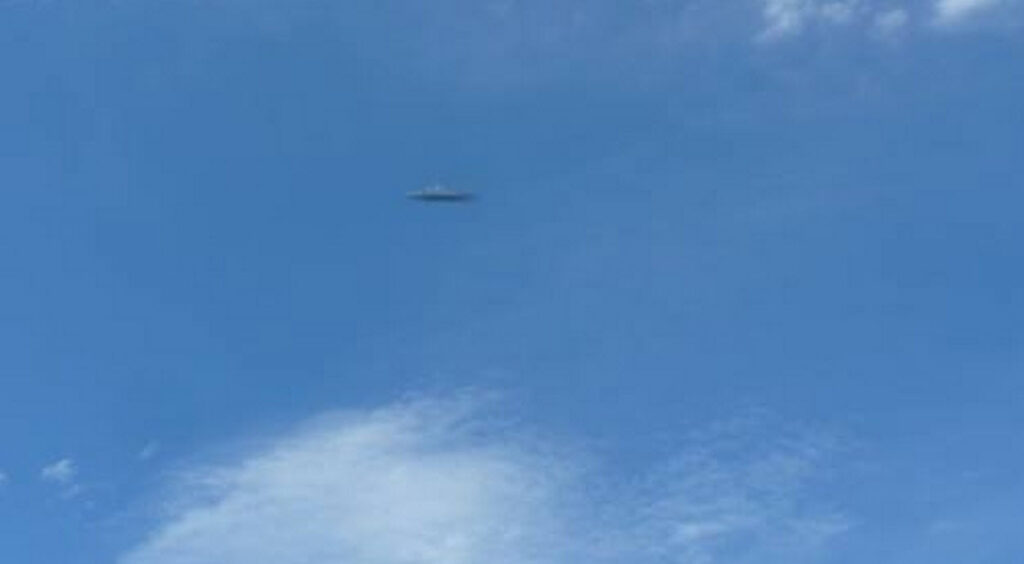 Disc-shaped UFO Photographed over ‘Ruta Sur Cerrito’