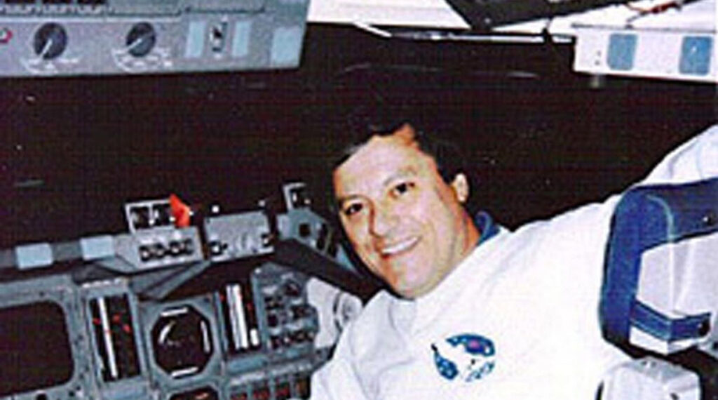 ‘I saw an alien hitch a ride on the Space Shuttle,’ says NASA veteran