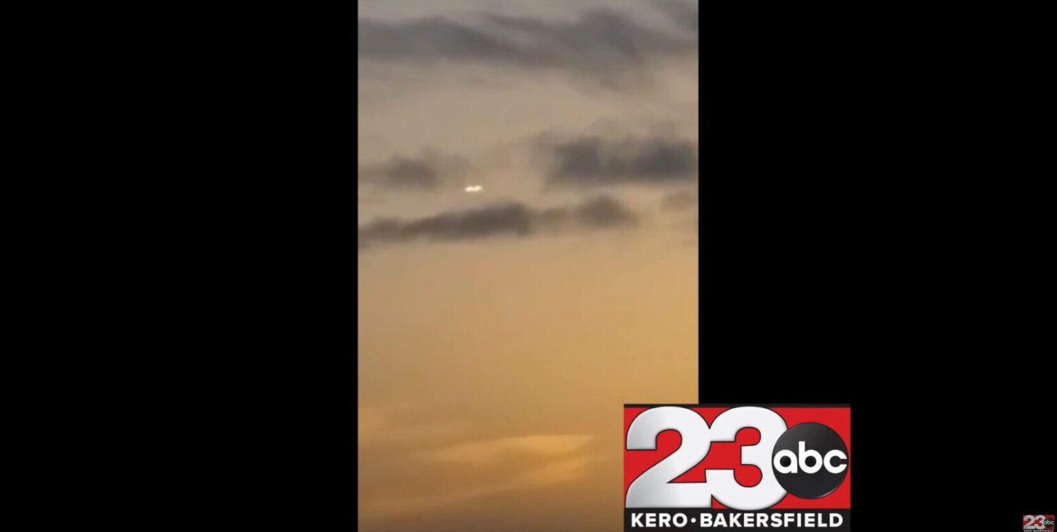 Mysterious Glowing UFO Filmed Over Central Bakersfield, California