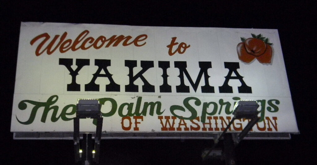 UFO Blocks Out Stars above Yakima, Washington