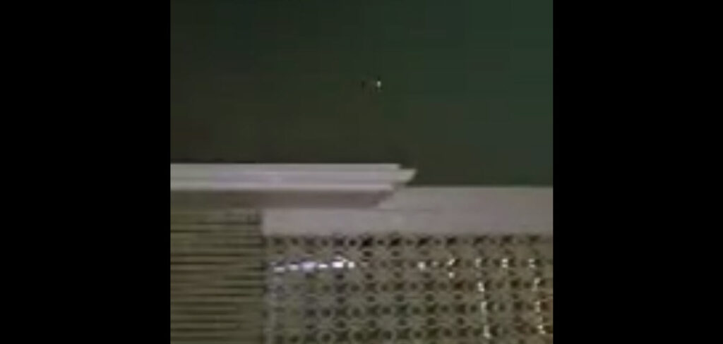 UFO Filmed Over Detroit, Michigan – December 4, 2017