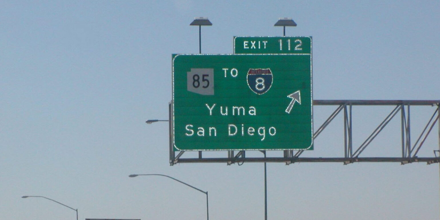UFO over Highway 8 parallel to the Mexican Border, Arizona – August 14, 1993