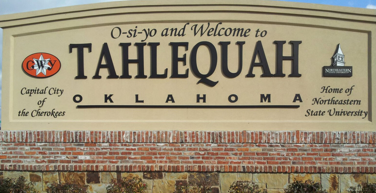 UFO Fleet of 30 Objects over Tahlequah, Oklahoma