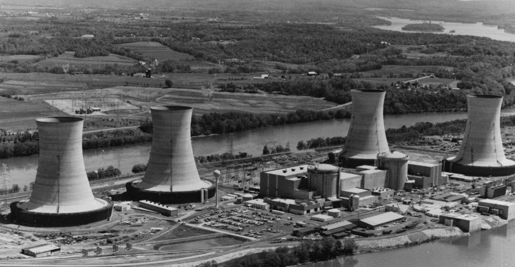 Unit island. Авария на Трехмильном острове. Three Mile 1979. Three Mile Island Reactor. Three Mile Island Documentary Photography.