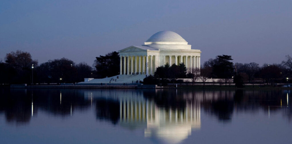Repair and Control Settlement at Jefferson Memorial Seawall, 2005